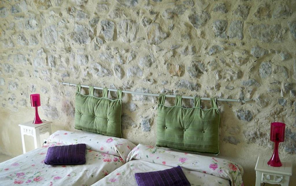 Chez Bacchus Bed & Breakfast Gras Phòng bức ảnh